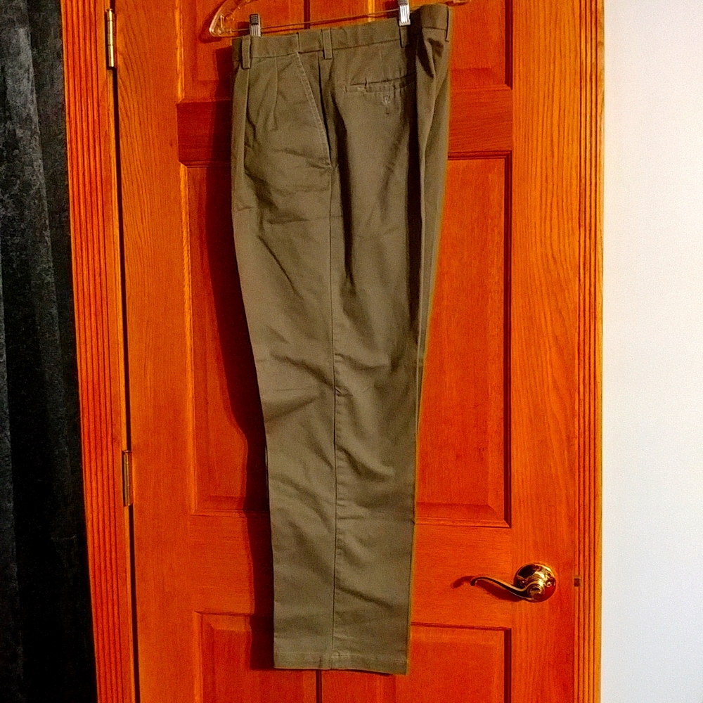 Men's Haggar Pants size 36 x 32
